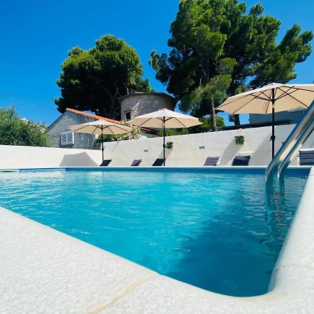 Sea-Views Brazza Apartments With Private Pool 밀나 외부 사진