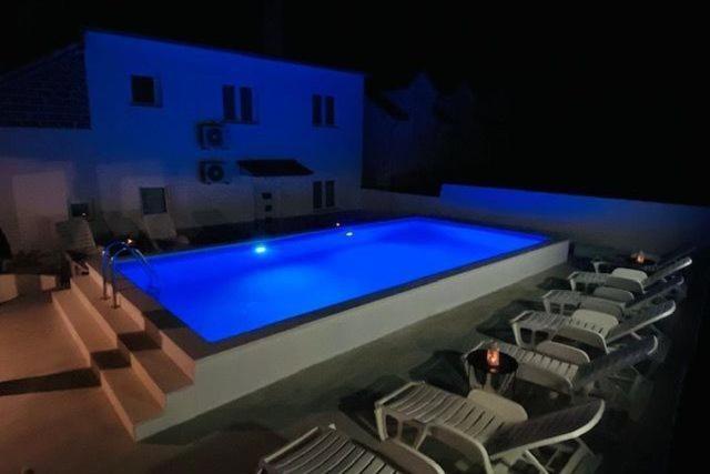 Sea-Views Brazza Apartments With Private Pool 밀나 외부 사진