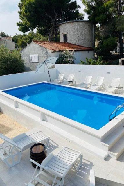 Sea-Views Brazza Apartments With Private Pool 밀나 외부 사진