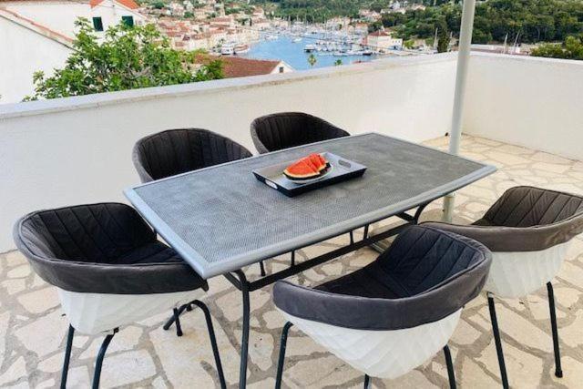 Sea-Views Brazza Apartments With Private Pool 밀나 외부 사진