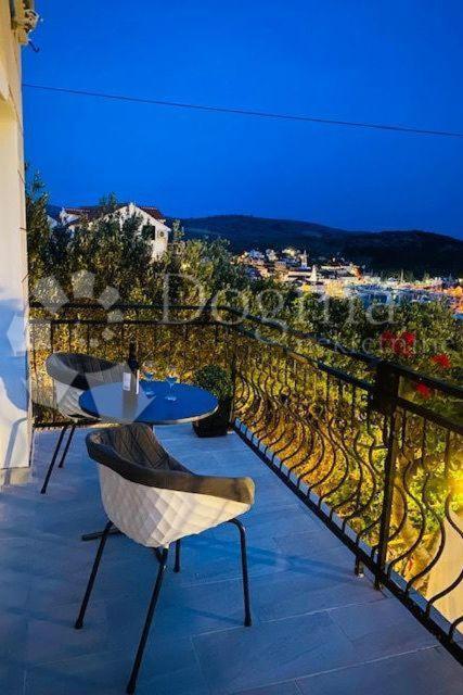 Sea-Views Brazza Apartments With Private Pool 밀나 외부 사진