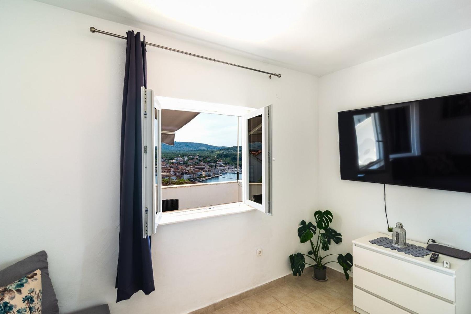 Sea-Views Brazza Apartments With Private Pool 밀나 외부 사진