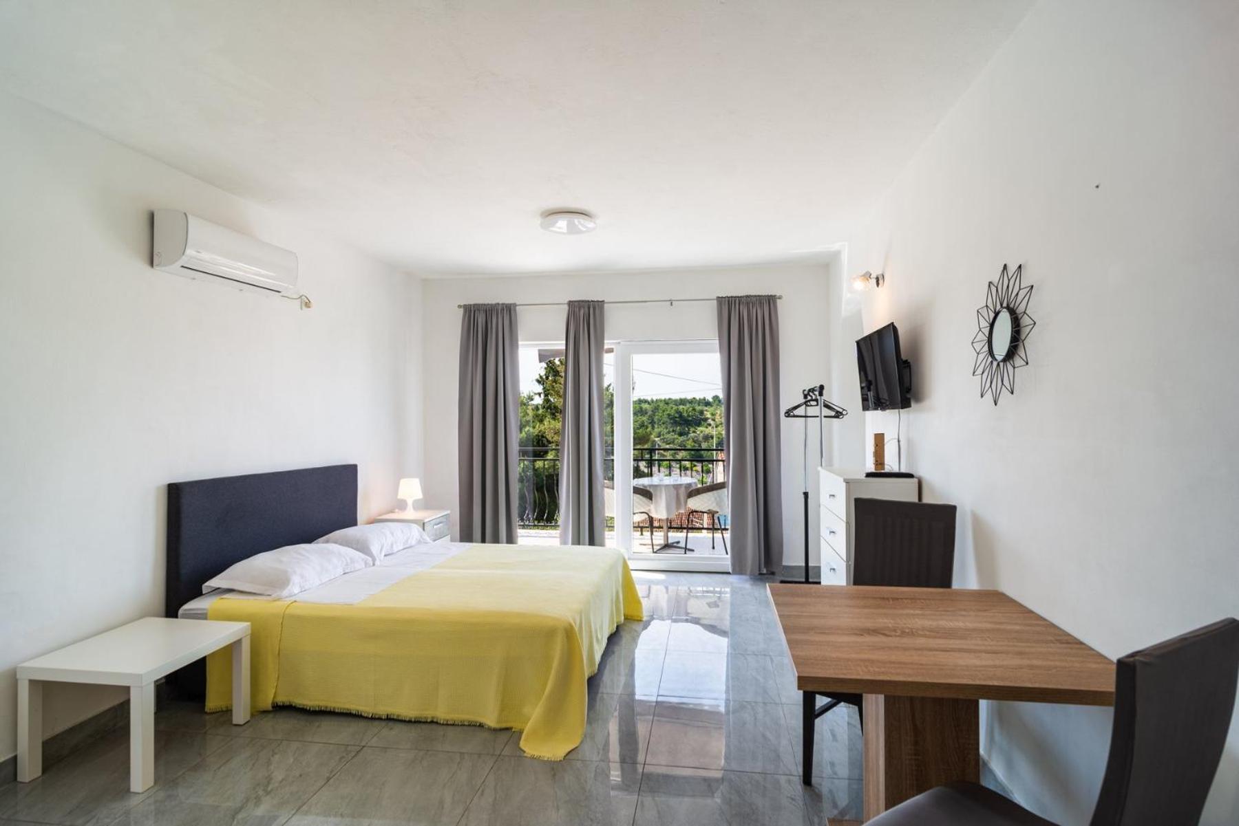 Sea-Views Brazza Apartments With Private Pool 밀나 외부 사진