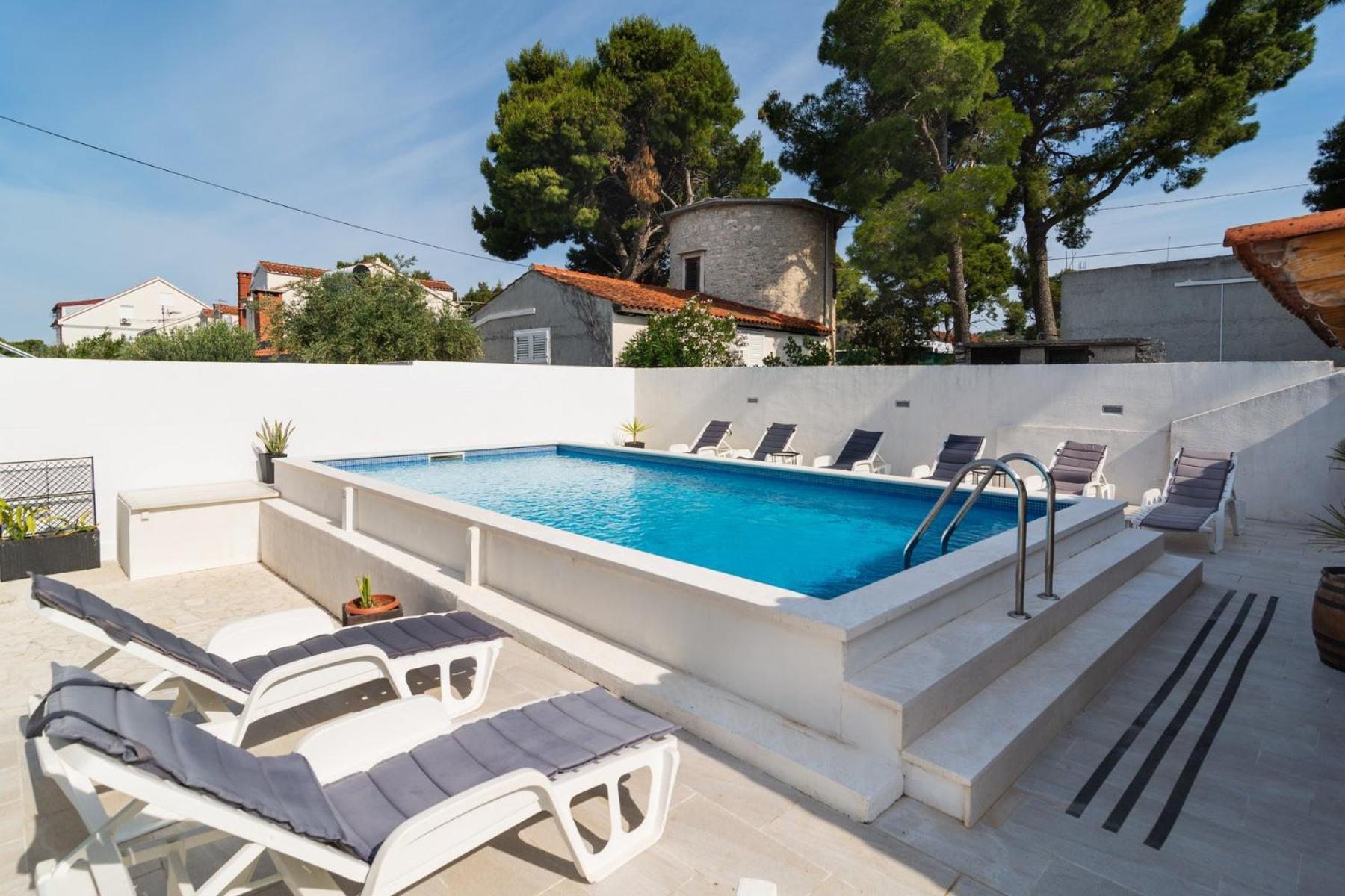 Sea-Views Brazza Apartments With Private Pool 밀나 외부 사진